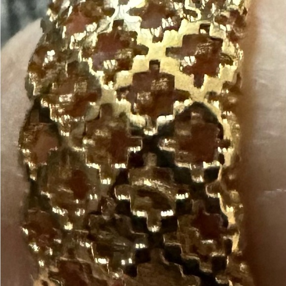 Gucci Size 7 Gold Ring Band - Picture 3 of 6